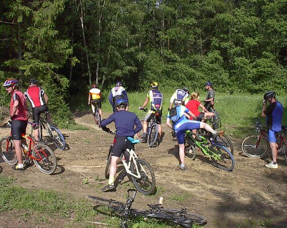 Men�� pauza po nastoup�n� lesem. P�i�la docela vhod.