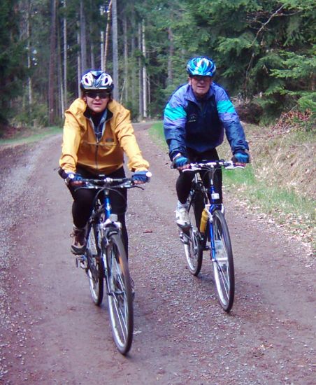 Dita a Zden�k n�kde kolem Kamenn�ho vrchu