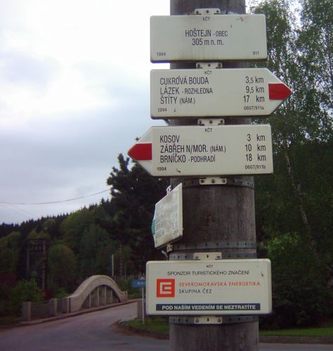 Rozcestn�k v Ho�tejn�