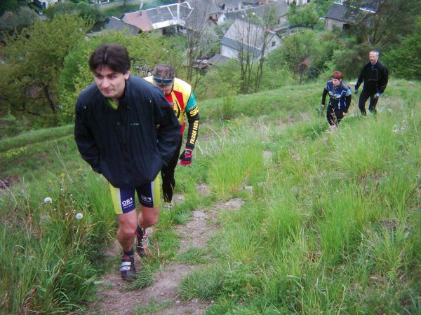 K pam�tn�ku �elezni����