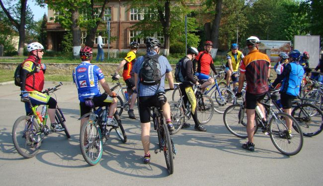 01 - bike�i na startu etapy 