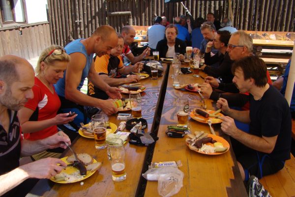 18 - klob�sy p�i�ly k chuti